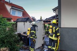 Weiterlesen: Sichtschutzwand gerät in Brand