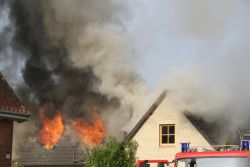 Weiterlesen: Feuer zerstört Wohnhaus
