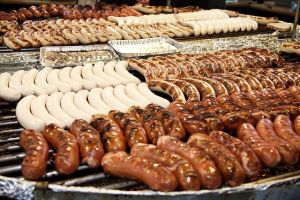 Grillwurst CC0 Public Domain Freie kommerzielle Nutzung  Kein Bildnachweis nötig 